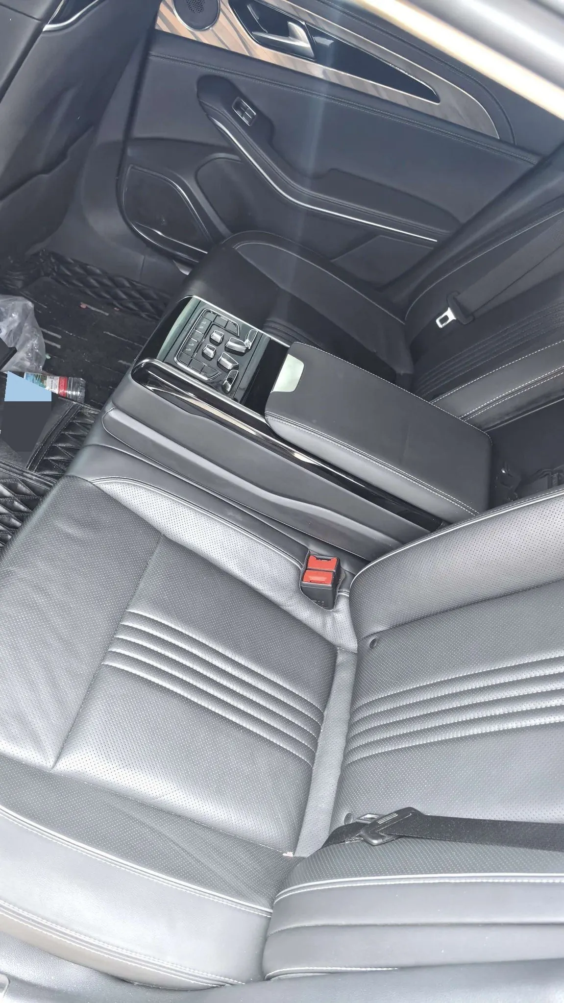 HongQi 2020 H9 2.0T Zhilian Flag Edition Automatic Gear 5
