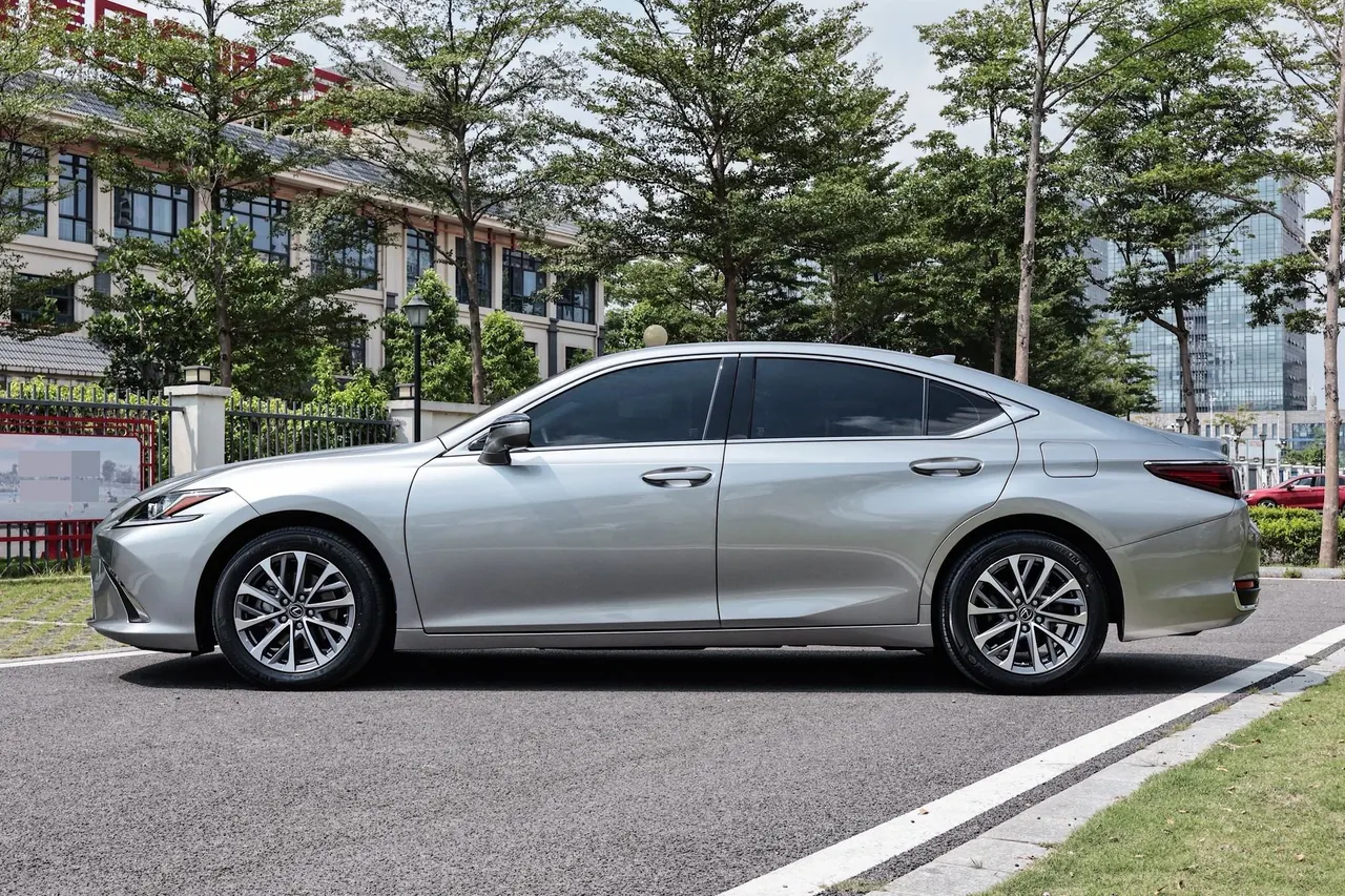 Lexus ES (Imported) 2022 ES200 2.0 Stepless Premium Edition Automatic Gear 5