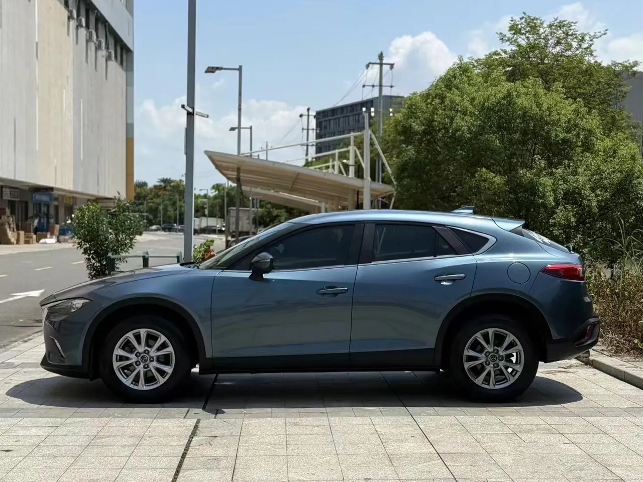 Mazda 2020 CX-4 2.5 four-wheel drive blue sky fearless version of automatic transmission 6