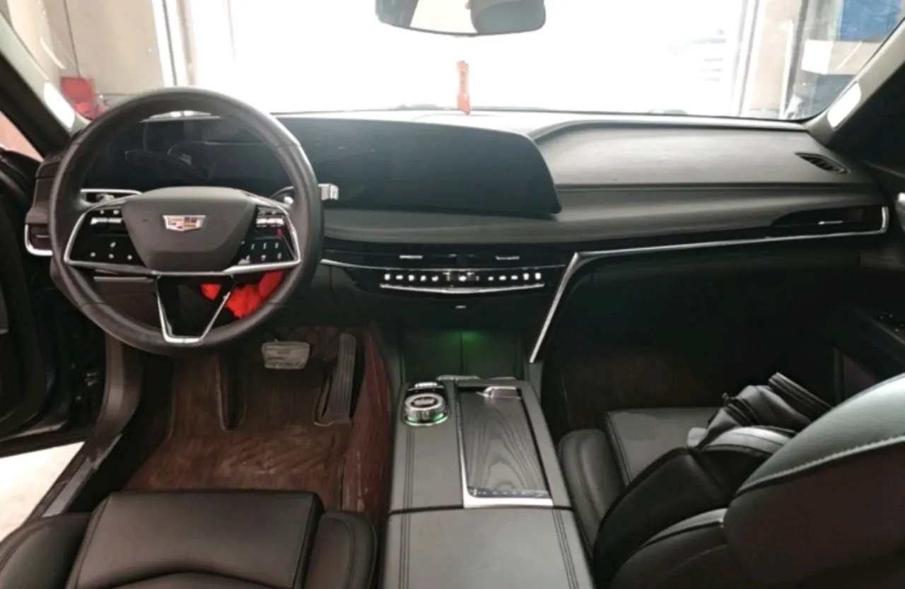 Cadillac 2023 CT6 2.0T 28T luxury automatic gear 7