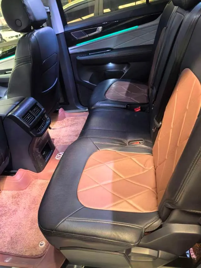 Volkswagen 2023 Touang 2.5T 530 V6 4-wheel Drive Respect Deluxe Automatic Transmission 7
