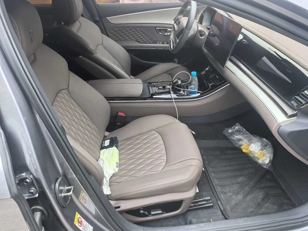 BYD 2023 Han EV 605KM Champion Edition Precursor Honorable Automatic Gear 4