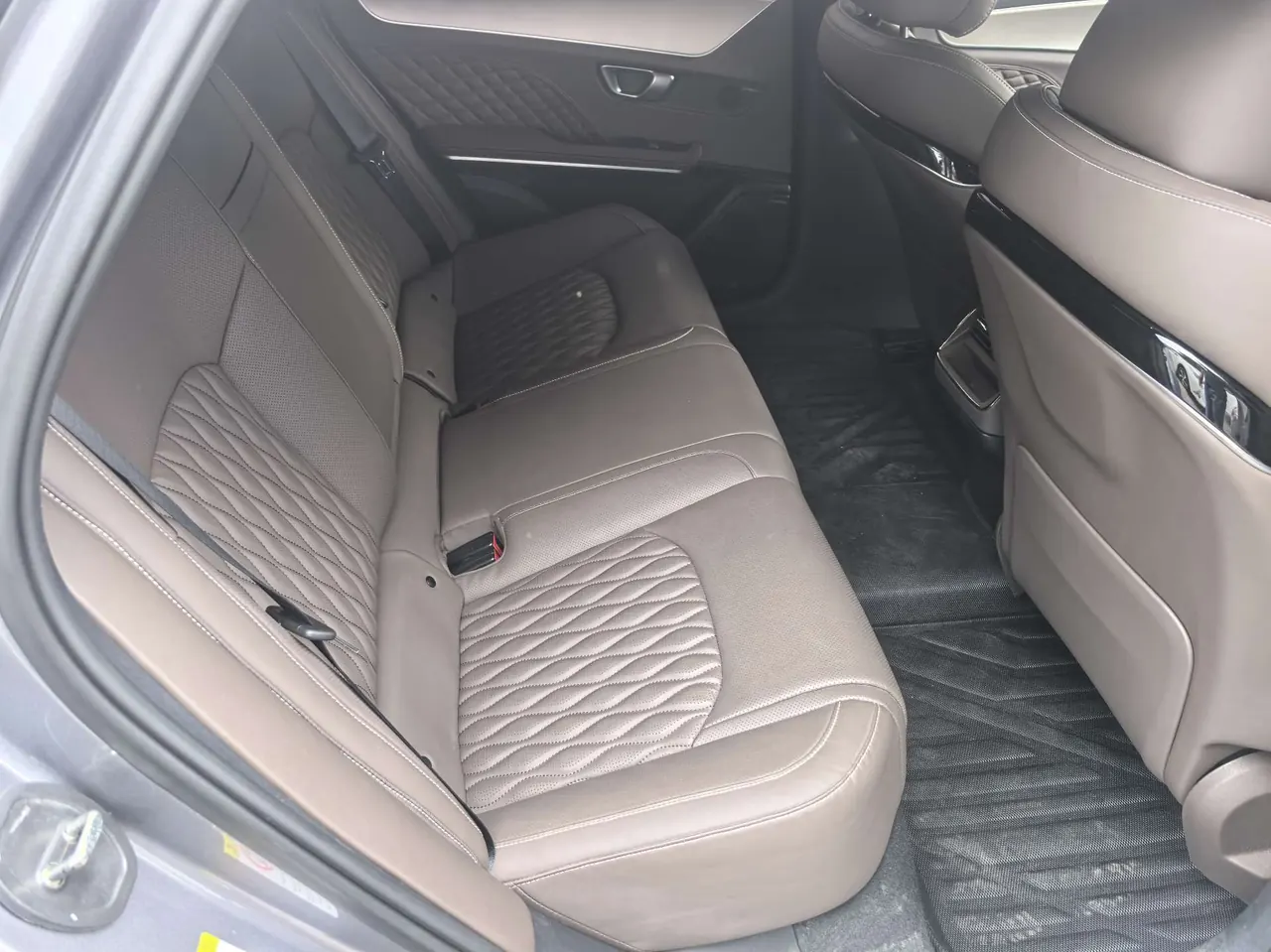 BYD 2023 Han EV 605KM Champion Edition Precursor Honorable Automatic Gear 5