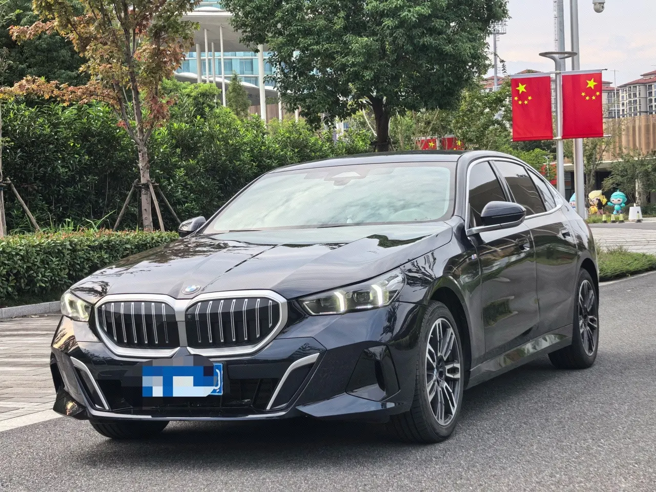 Open image lightbox: BMW 5 Series 2025 530Li 48V 2.0T Leading M Sports Suit Automatic Gear