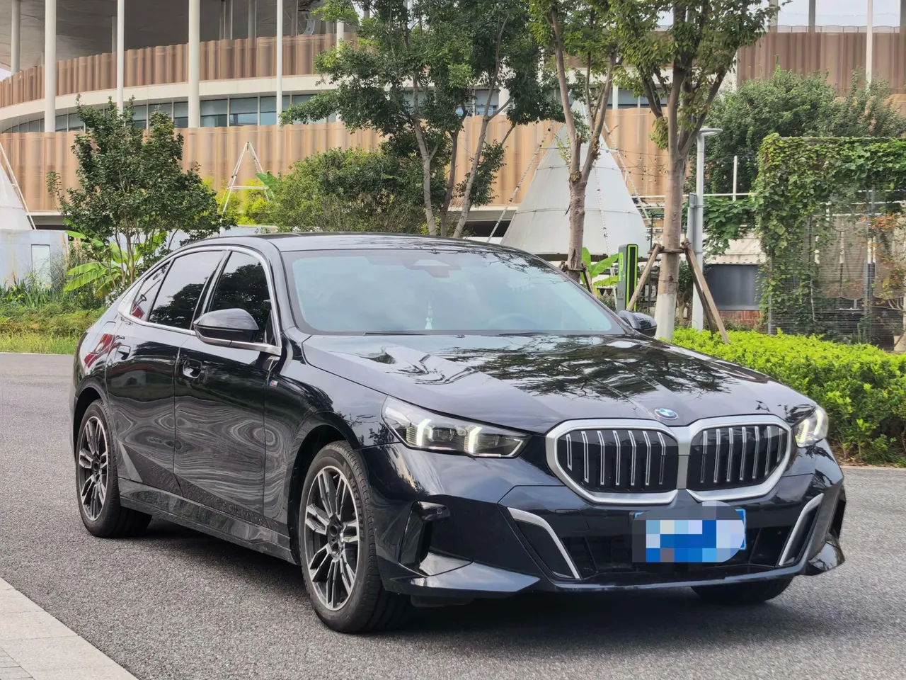 BMW 5 Series 2025 530Li 48V 2.0T Leading M Sports Suit Automatic Gear 3