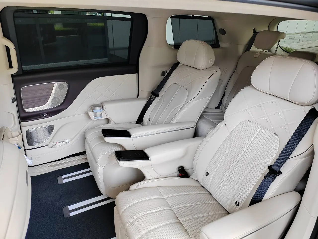 Voyah 2025 dreamers PHEV 1.5T four-wheel drive flagship dry Kun version automatic gear 4