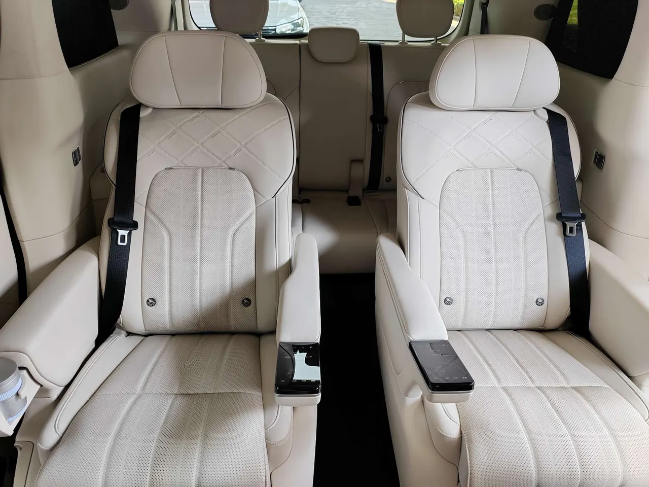 Voyah 2025 dreamers PHEV 1.5T four-wheel drive flagship dry Kun version automatic gear 7