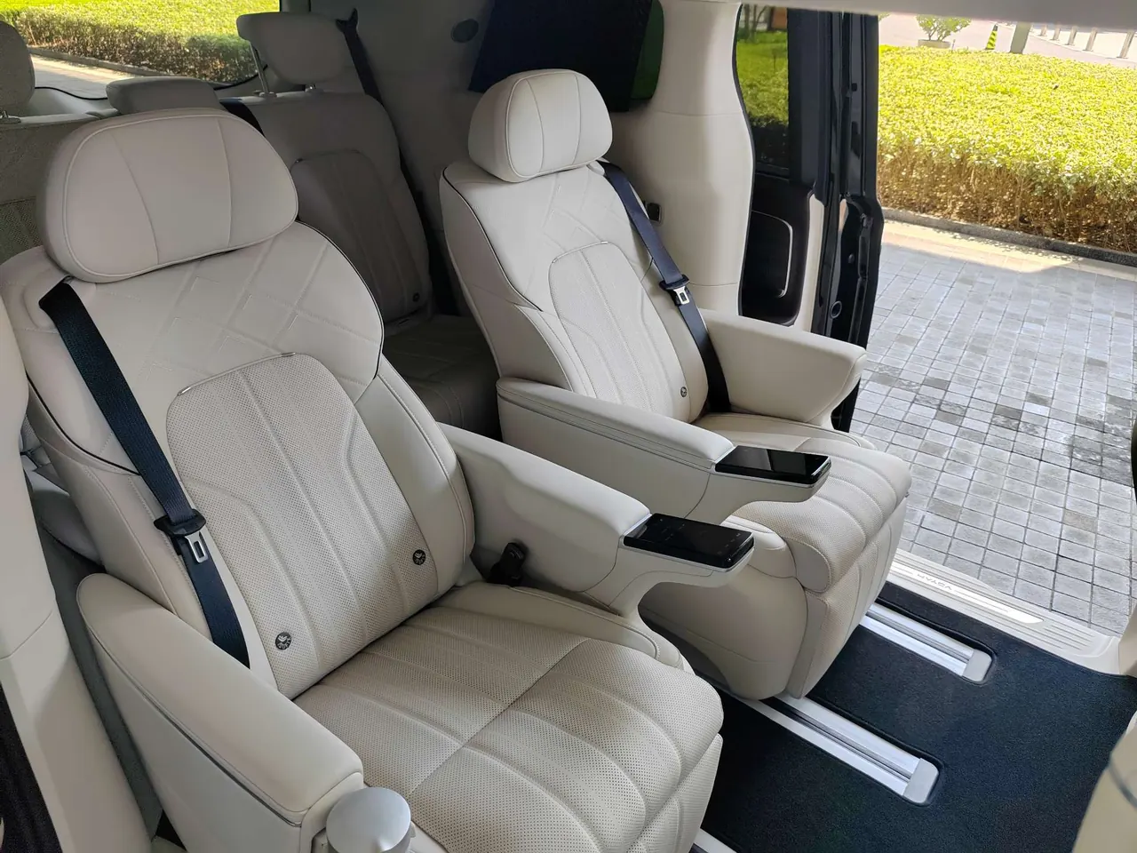 Voyah 2025 dreamers PHEV 1.5T four-wheel drive flagship dry Kun version automatic gear 8