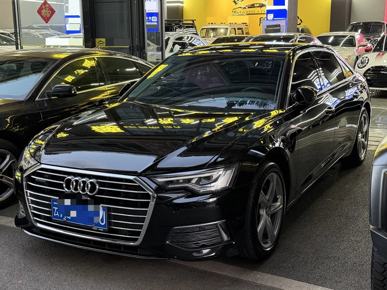 Открыть галерею: Audi 2021 A6L 2.0TFSI 45TFSI Quattro Selected Elegant Automatic Gear