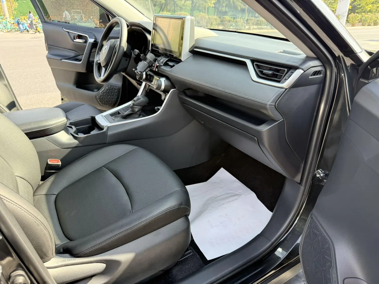 Toyota 2020 RAV4 Rongfeng 2.0 Stepless Four-wheel Drive Fashion Edition Automatic Gear 11