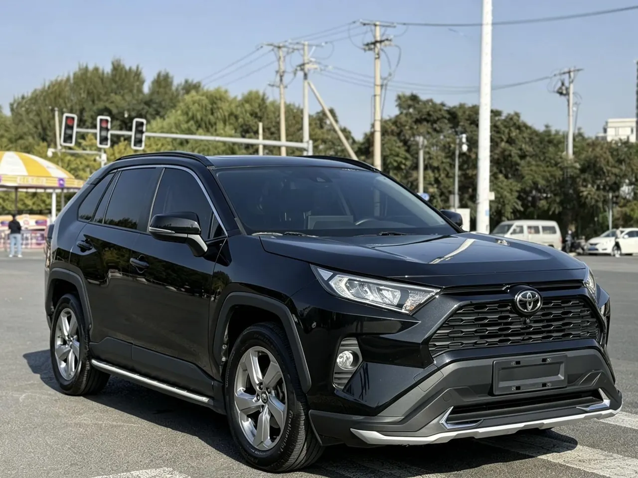 Toyota 2020 RAV4 Rongfeng 2.0 Stepless Four-wheel Drive Fashion Edition Automatic Gear 2