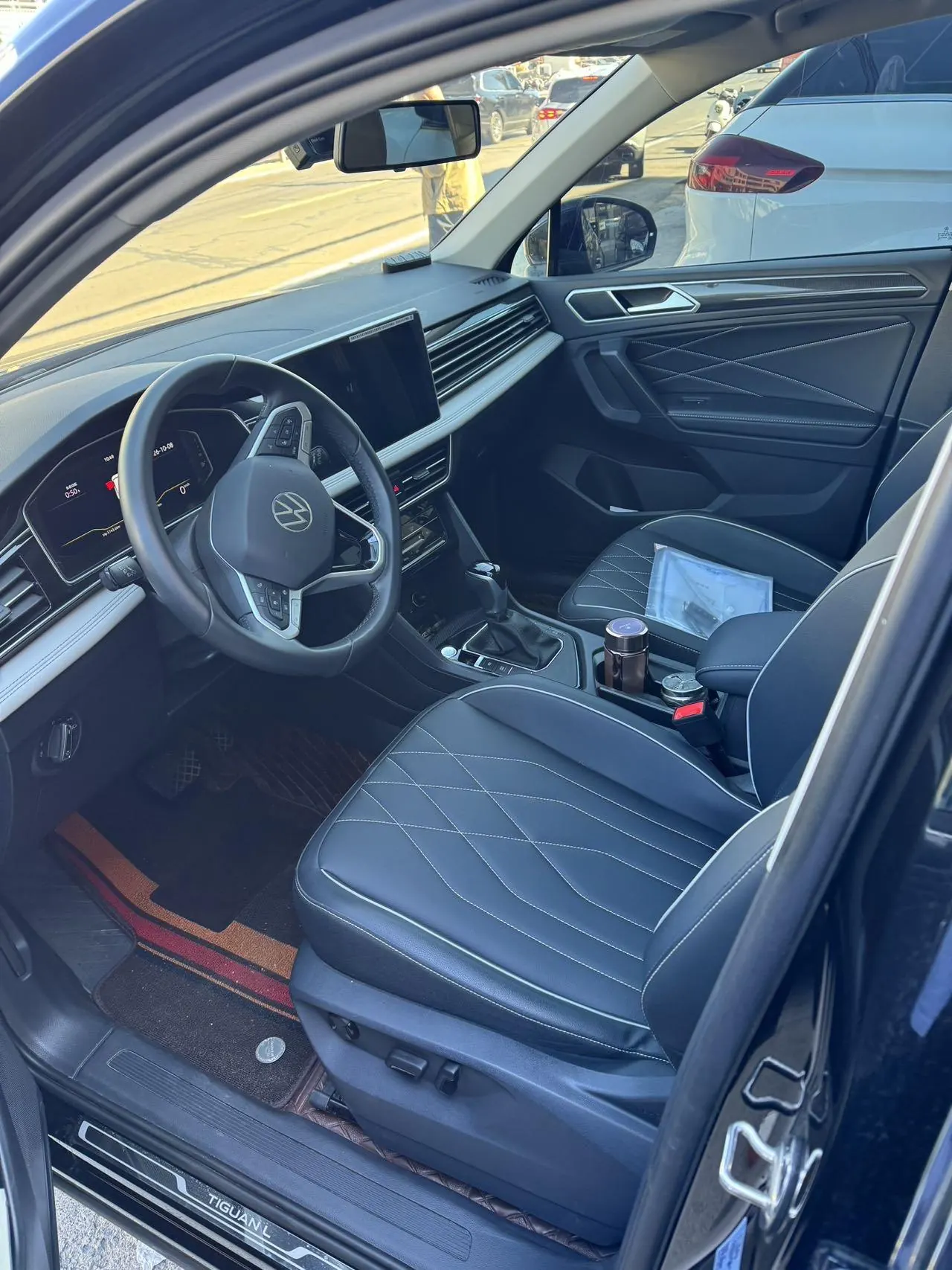 Volkswagen 2024 Tiguan L 1.5TSI 300TSI Two‑Wheel‑Drive Longteng Edition Automatic Transmission 3