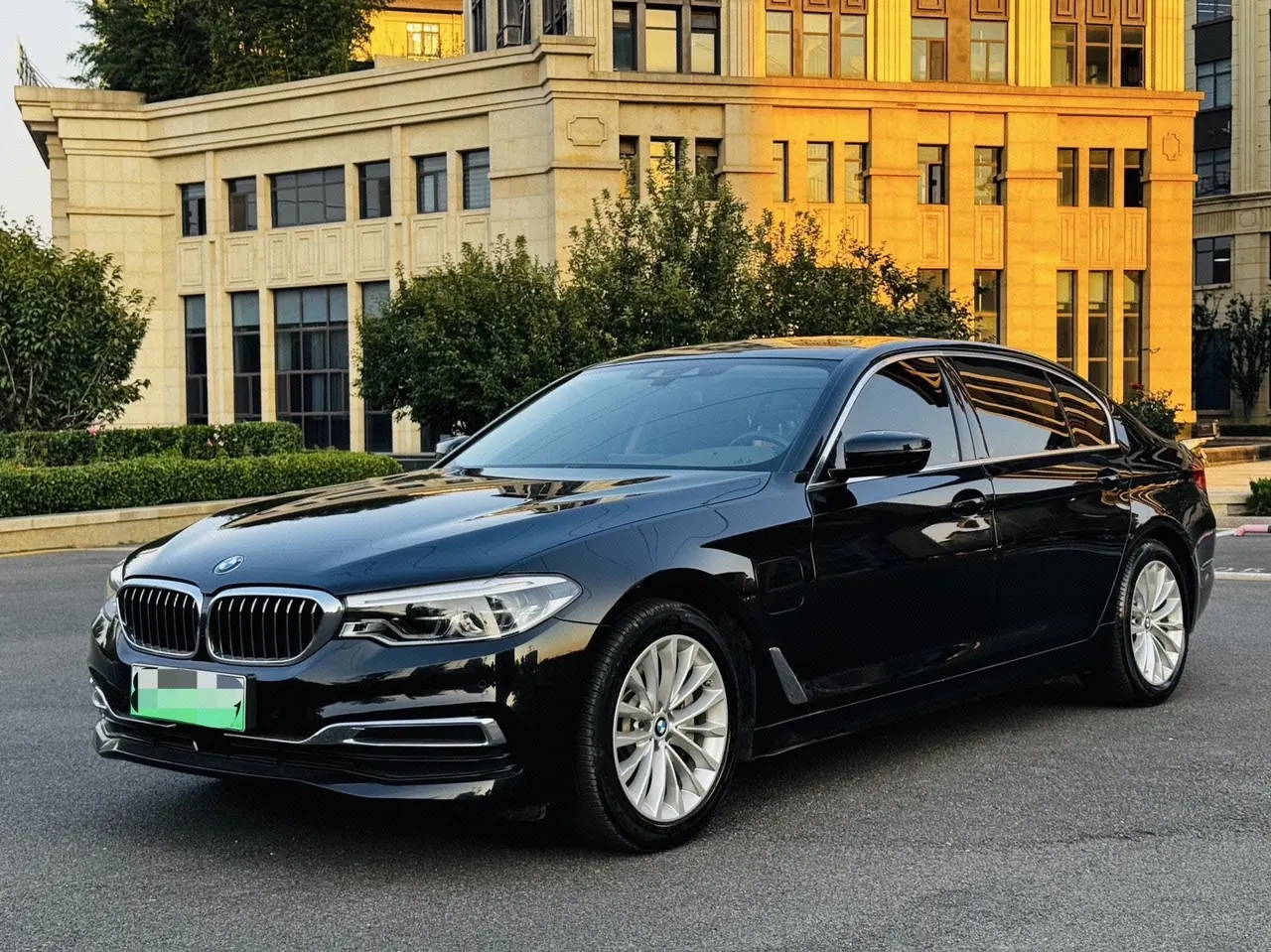 打开图片灯箱:BMW 5 New Energy 2020 530Le 2.0T Mileage Upgrade Pioneer Automatic Gear