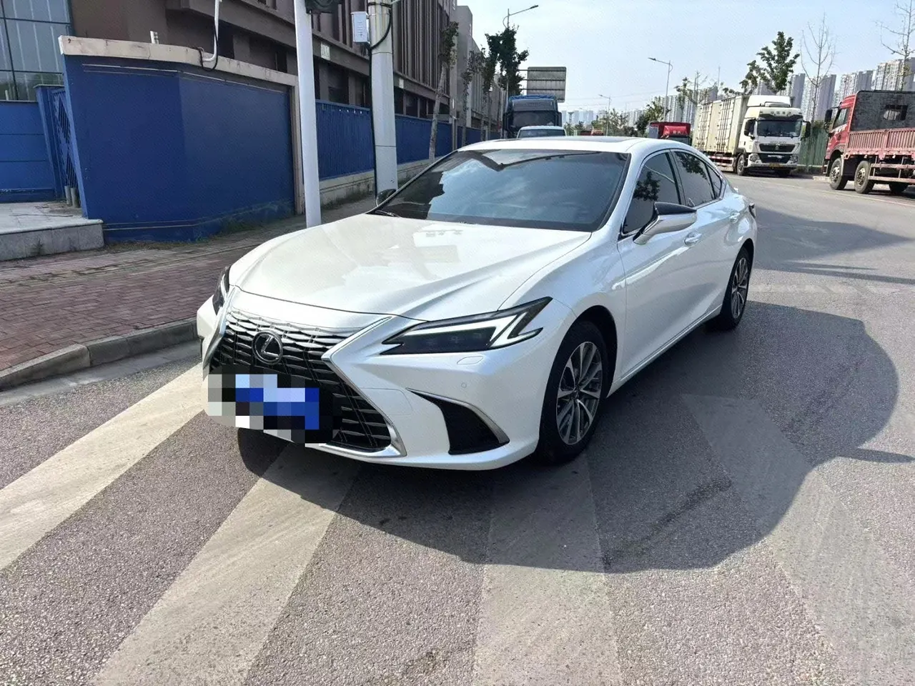 Open image lightbox: Lexus ES (Imported) 2025 ES300h 2.5 Stepless Premium Edition Automatic Gear