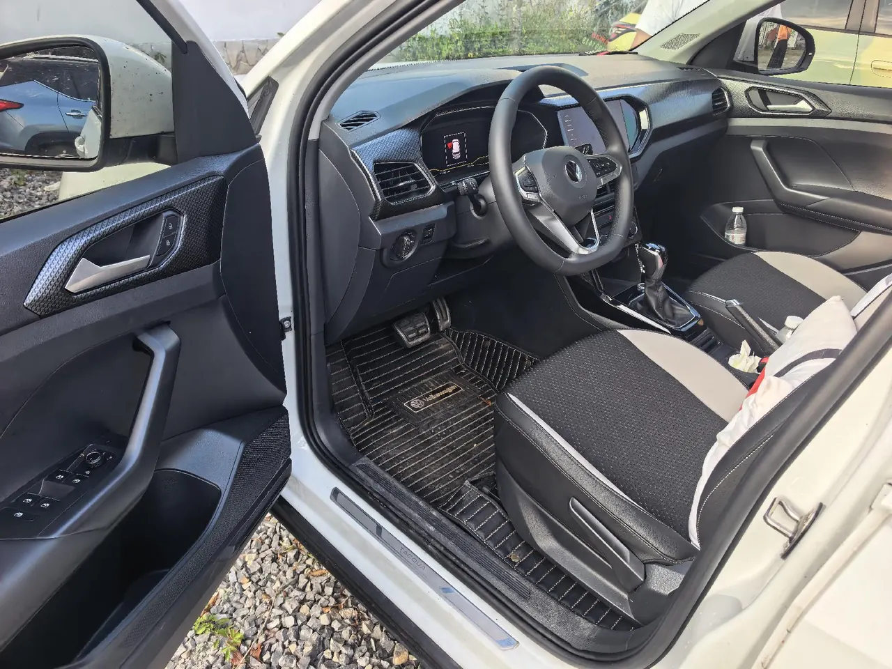 Volkswagen 2020 Shadow 1.5 R-Line Automatic Transmission 4