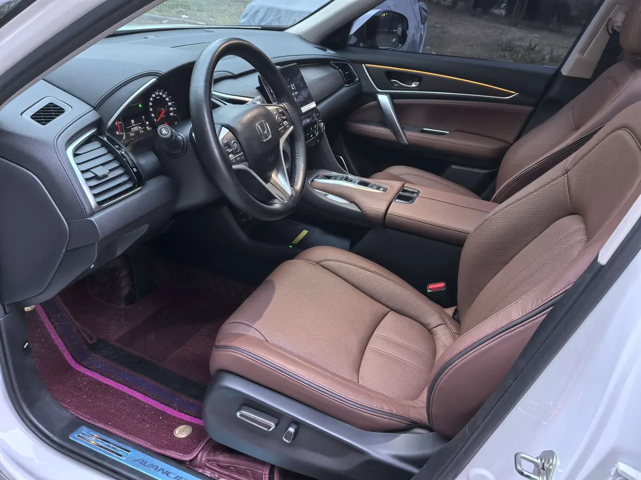 Honda 2020 crown road 2.0T 370TURBO four-wheel drive exclusive edition two-color automatic gear 7