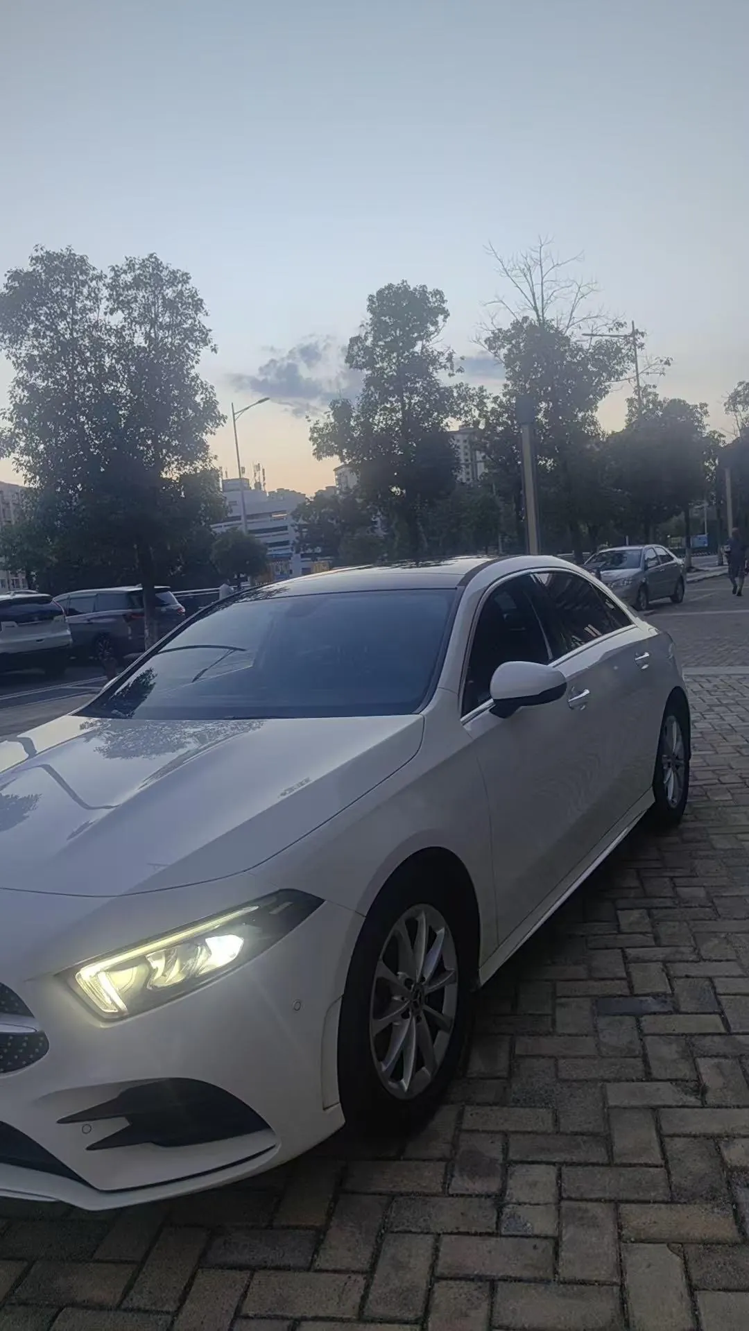 Mercedes Benz Class A 2021 A 200 L 1.3T Dynamic Automatic 3