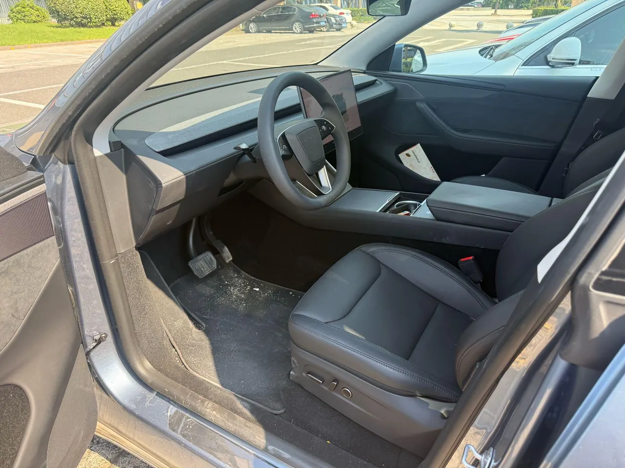 Tesla 2025 Model Y long endurance all-wheel drive version (modified) automatic gear 2