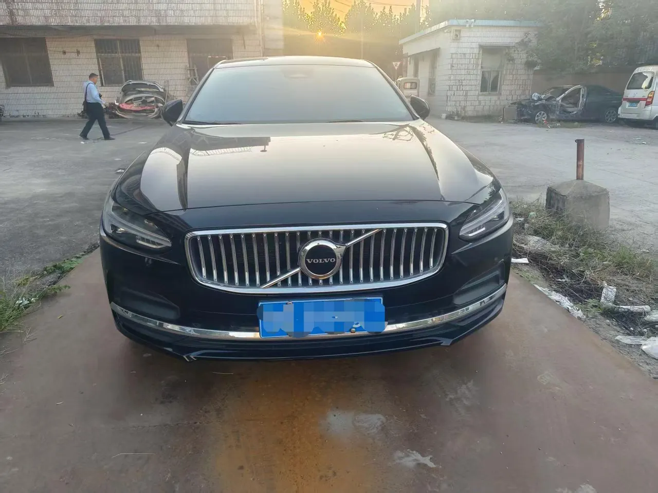 Volvo 2024 S90 48V 2.0T B5 Zhiyi Deluxe Edition Automatic Gear 2