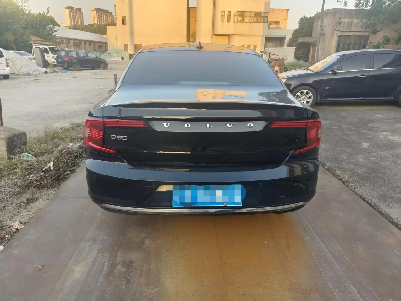 Volvo 2024 S90 48V 2.0T B5 Zhiyi Deluxe Edition Automatic Gear 5