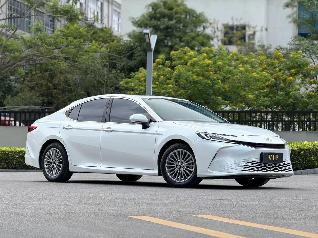 Toyota 2024 Camry 2.0GVP Stepless Deluxe Edition Automatic Transmission 2