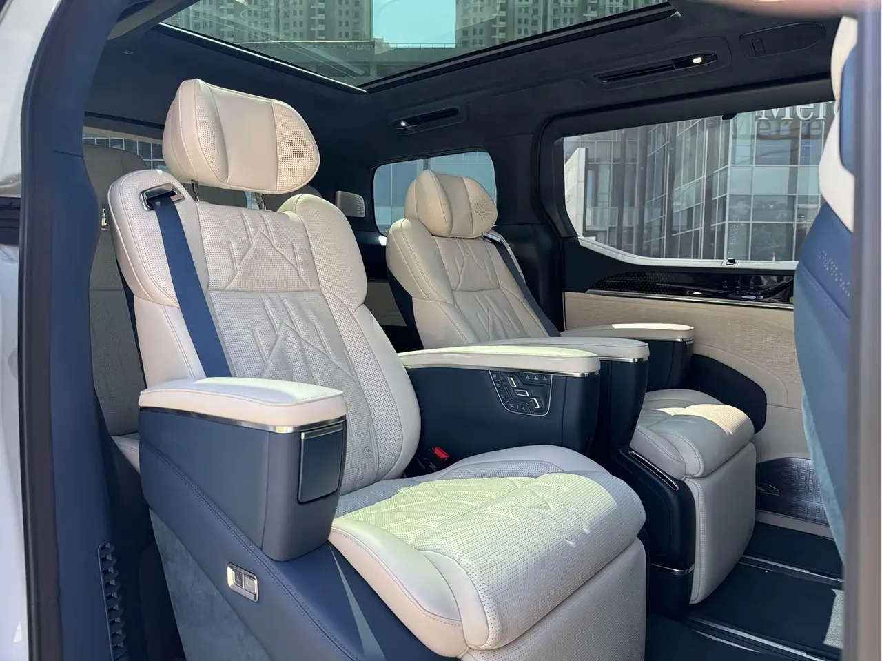 Zeekr 2024 Zeekr 009 seven-seat aisle version four-wheel drive 108kWh automatic gear 7
