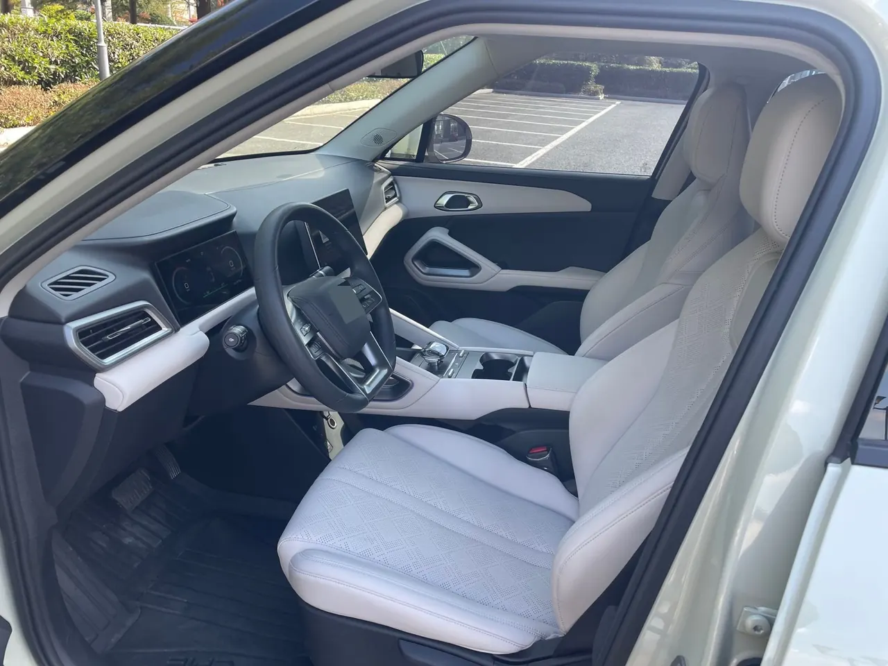 BYD 2024 Yuan UP 401KM Vital Edition Automatic Gear 2