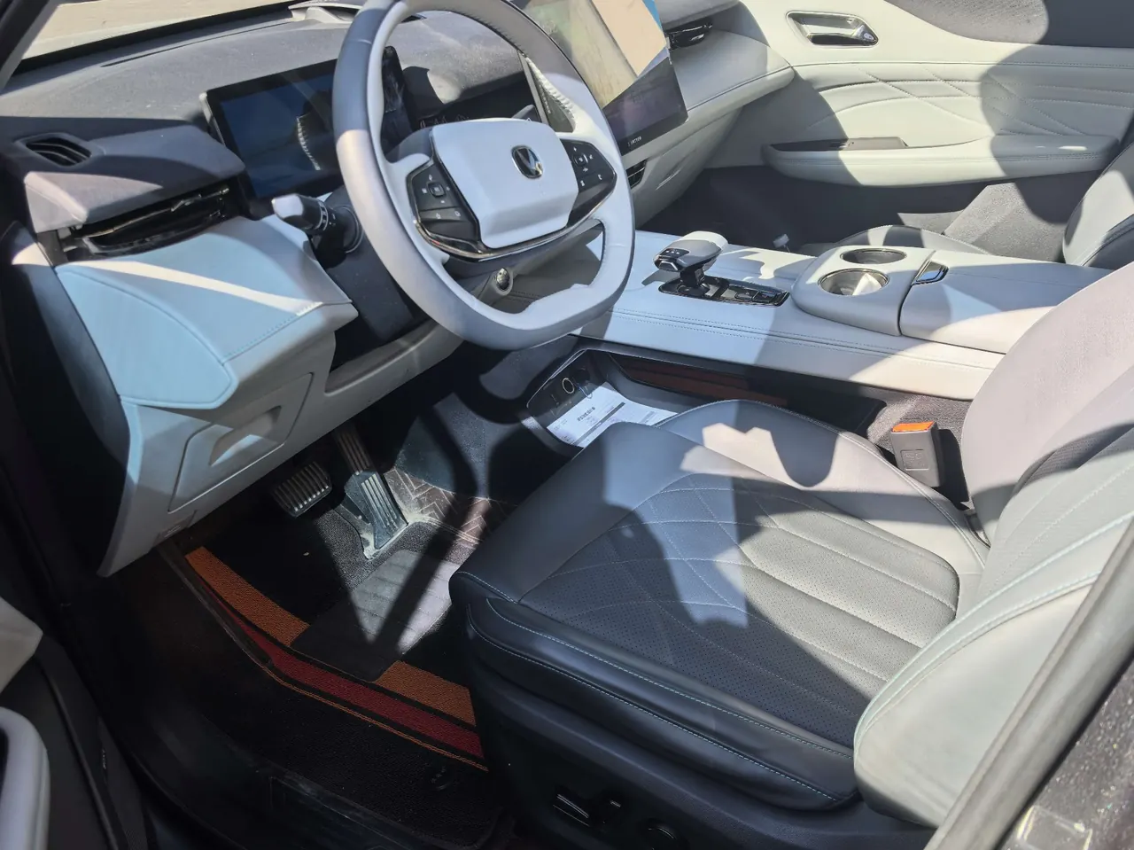 ChangAn 2024 UNI-Z Zhidian iDD 1.5 Stepless 125km Exceed Automatic Transmission 4