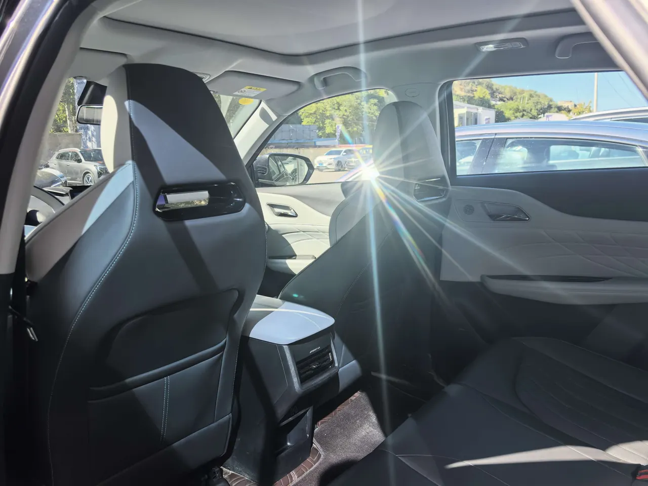 ChangAn 2024 UNI-Z Zhidian iDD 1.5 Stepless 125km Exceed Automatic Transmission 7