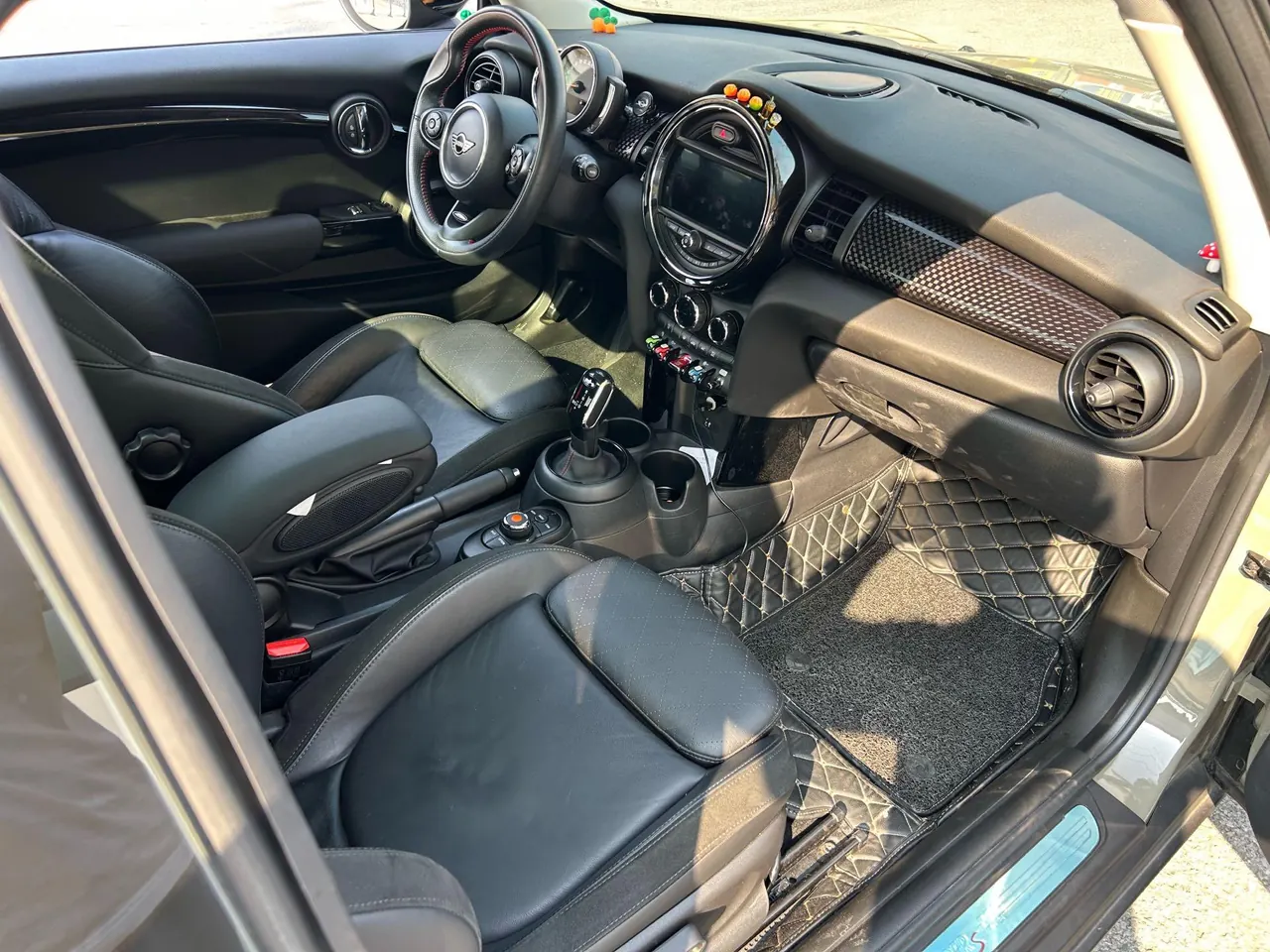 MINI Mini (imported) 2020 Mini Cooper S 2.0T classic automatic gear 3