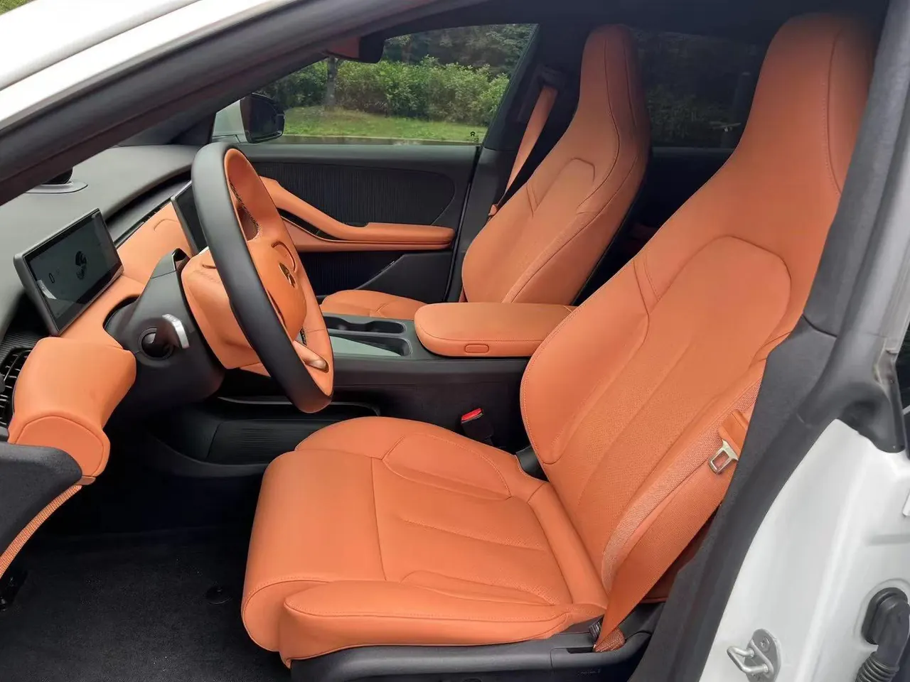 Open image lightbox: NIO 2024 ET5 75kWh automatic gear