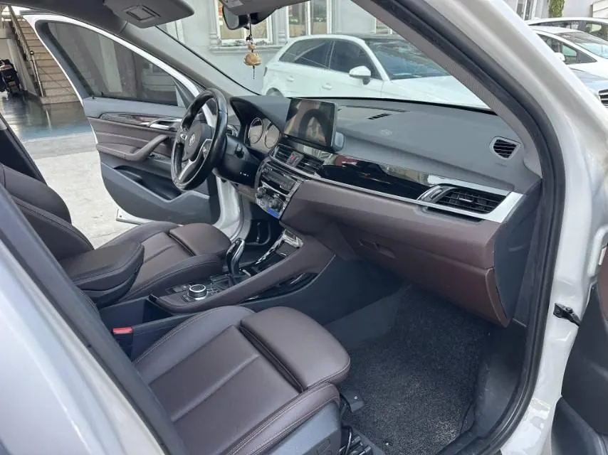 BMW 2020 X1 sDrive20Li 1.5T exclusive automatic gear 6