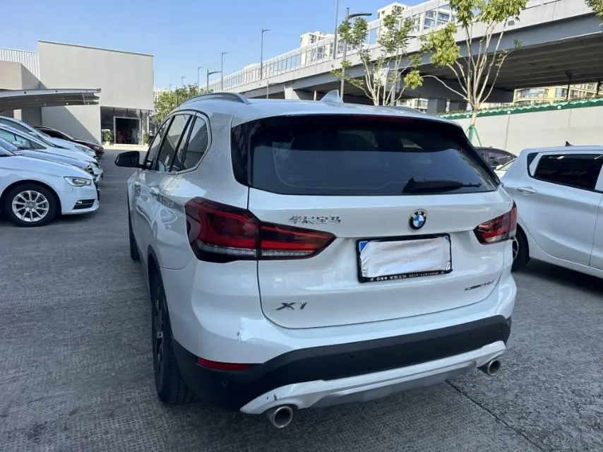 BMW 2020 X1 sDrive20Li 1.5T exclusive automatic gear 9