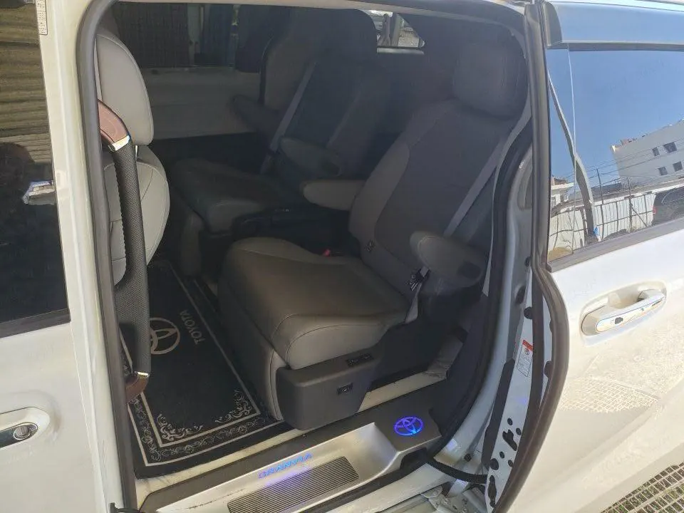 Toyota 2024 Grevia HYBRID 2.5 Stepless Comfort Edition Automatic Transmission 6