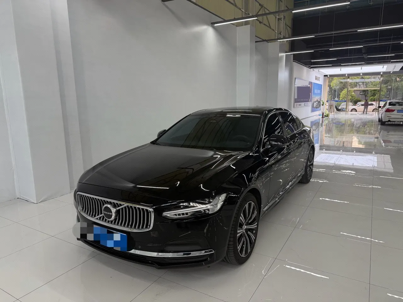 Volvo 2025 S90 48V 2.0T B5 Zhiyuan Deluxe Edition Automatic Gear - View 1