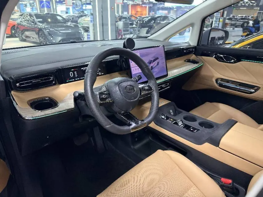 GAC Trumpchi 2024 E8 2.0 150km MAX Automatic Transmission 8