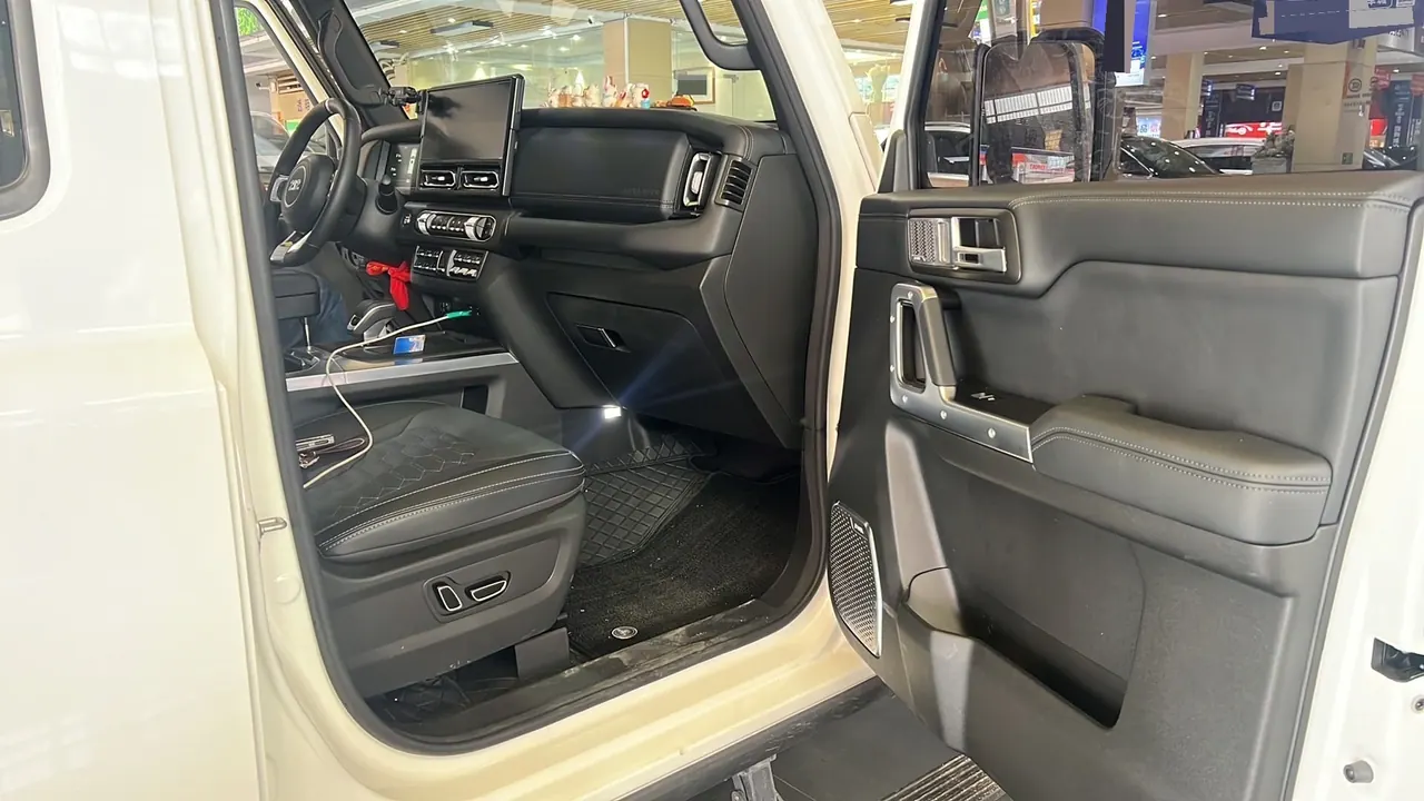 212 2024 T01 2.0T Explorer Automatic 8