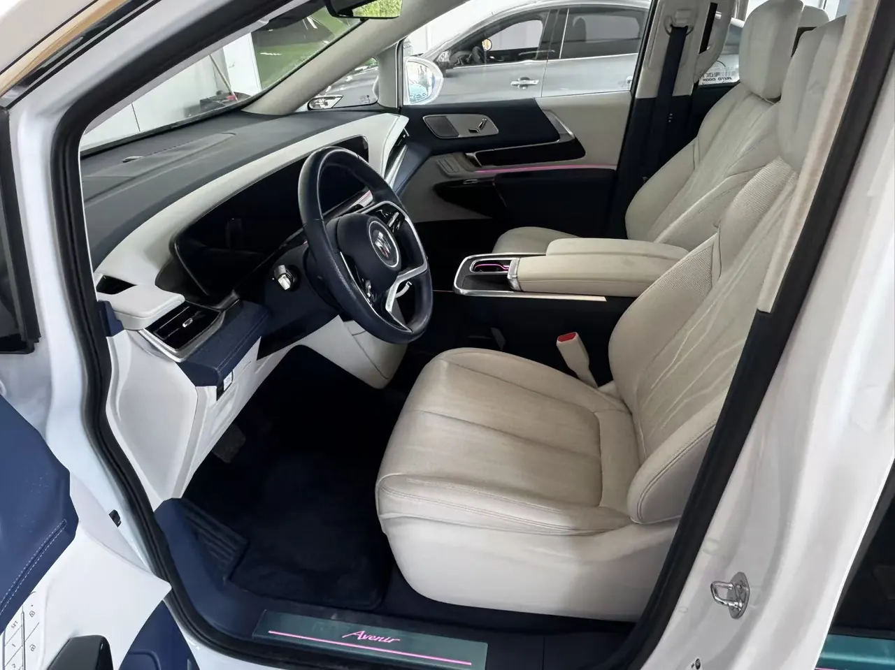 Buick 2023 Century 48V 2.0T Yunshi Edition 7-seat Automatic Gear 3
