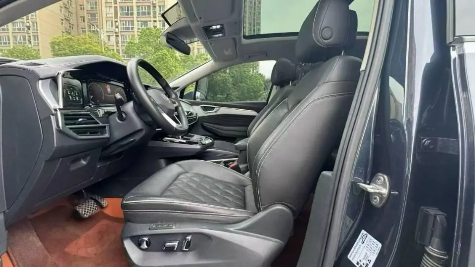 Volkswagen 2021 models of 2.0TSI 380TSI four-wheel drive luxury version of Pro automatic gear 3