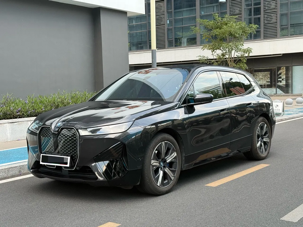 BMW iX (Imported) 2023 iX xDrive40 xDrive40 Automatic - View 1