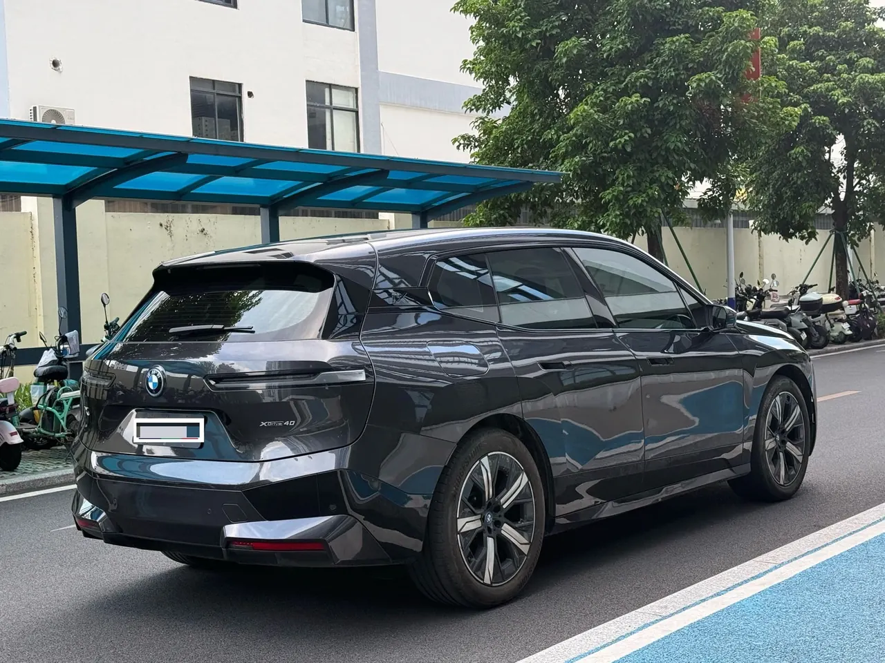 BMW iX (Imported) 2023 iX xDrive40 xDrive40 Automatic 5