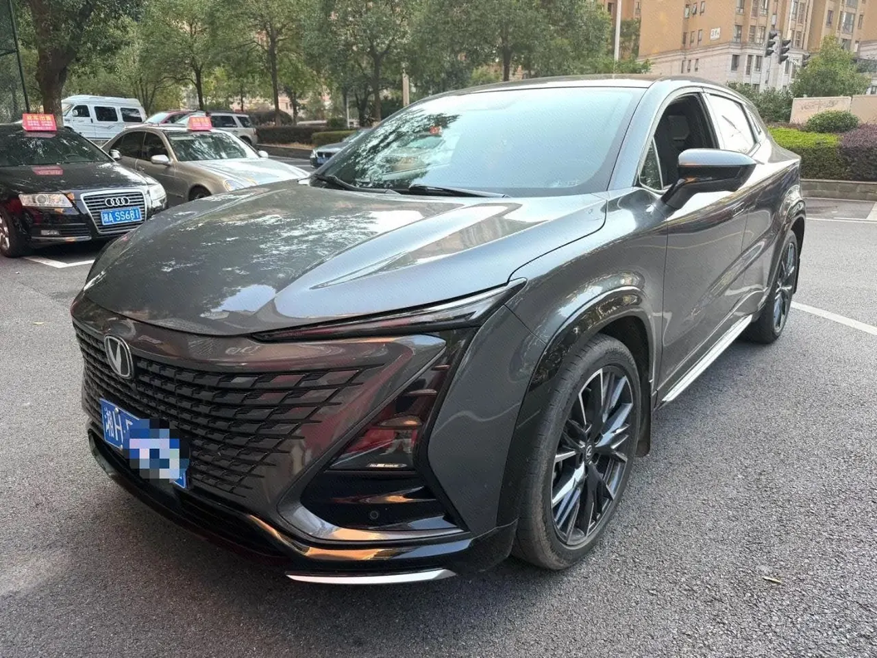 Chang 'an 2023 UNI-T 1.5T Premium Automatic Gear - View 1