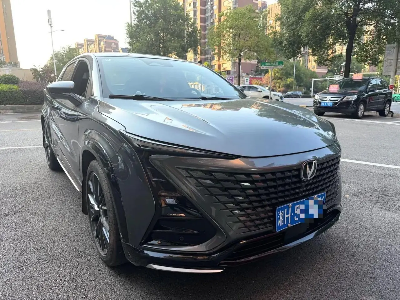 Chang 'an 2023 UNI-T 1.5T Premium Automatic Gear 2