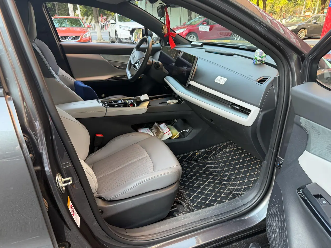 Chang 'an 2023 UNI-T 1.5T Premium Automatic Gear 5