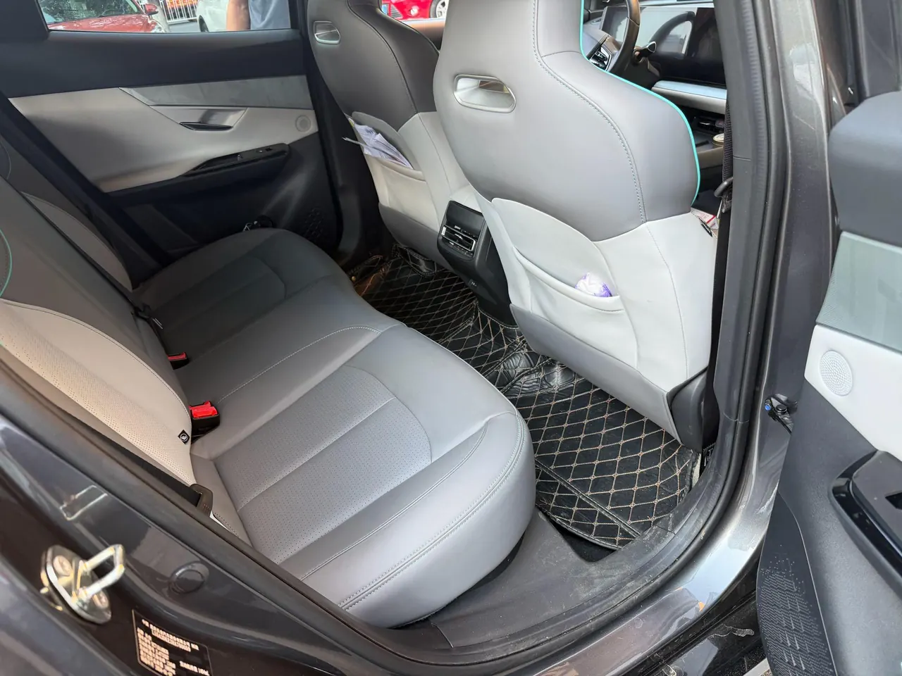 Chang 'an 2023 UNI-T 1.5T Premium Automatic Gear 6
