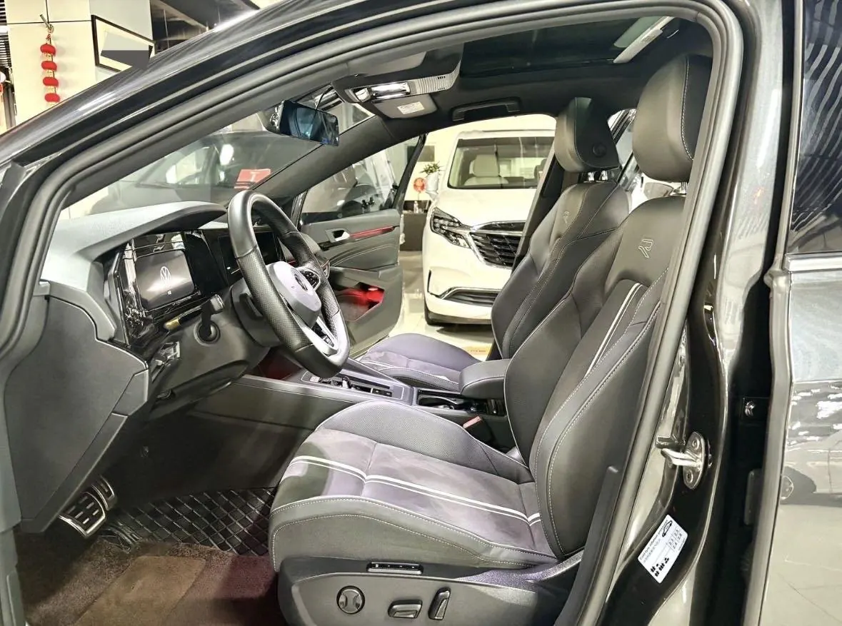 Volkswagen 2023 Golf 8 R-Line 1.4TSI 280TSI Automatic 4