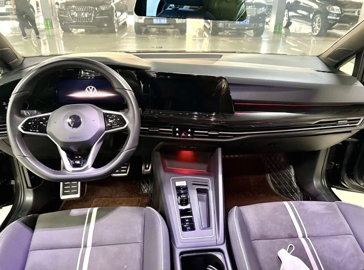 Volkswagen 2023 Golf 8 R-Line 1.4TSI 280TSI Automatic 6