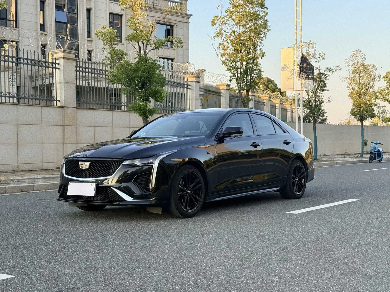 Cadillac 2021 CT4 2.0T 28T fashion (fashion) automatic gear - View 1