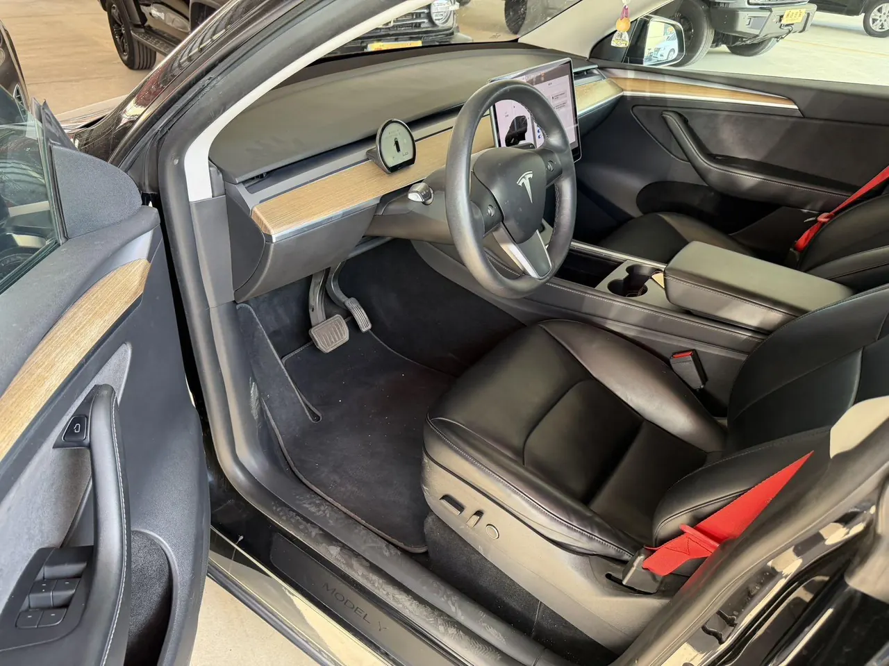 Tesla 2021 Model Y Standard Endurance Rear Drive Automatic Gear 4