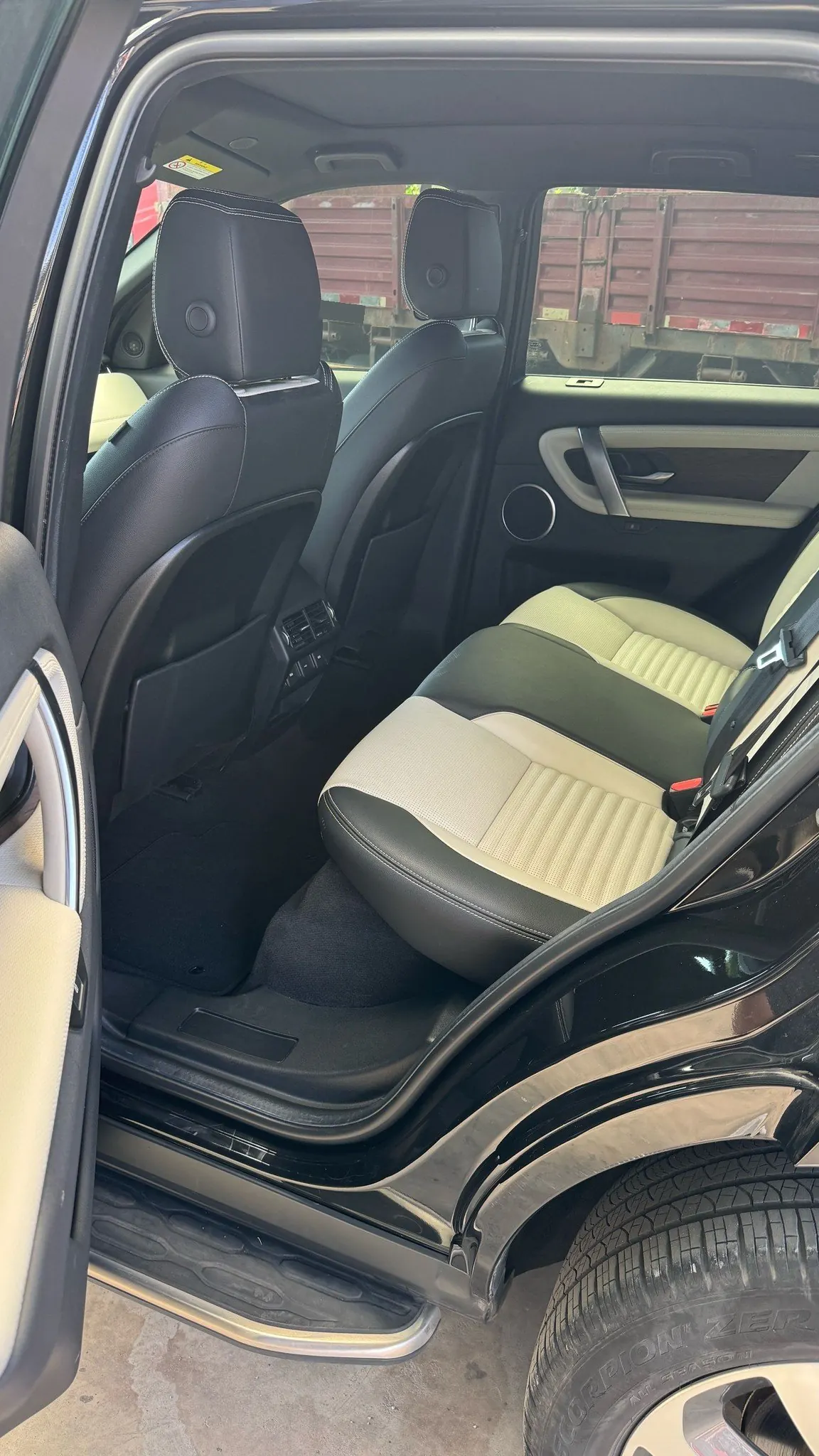 Land Rover 2022 Discovery Sports Edition 48V 2.0T 249PS R-Dynamic S Performance Edition Automatic Gear 5